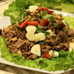 サイフォン - 2013.12 砂肝入りラープガイ（1,500円）砂肝と鶏挽肉のイサーン風サラダ