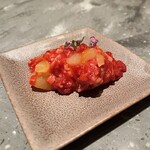 焼肉うしごろ - 北海ボタン海老の和牛ユッケ（かき混ぜ後）