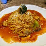 Ra Mezon - いっこ野州どりのグリルとブロッコリーのトマトソーススパゲッティ　ペコリーノチーズ風味。単品で頼むより少し分量が少なめかもしれません。