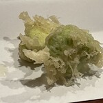 てんぷら天穹 - 天豆
      そら豆が天に向かってさやがつくから 〝食べる縁起物〞としてこの文字をあてる。