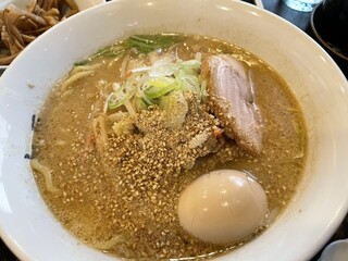 Kisshin - 味噌ラーメン 924円
                        煮卵 110円はサービス券で