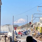 HOLIDAY ICE CREAM STORE - 外席からは雄大な富士山が拝める。