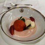レストラン カスケード - 苺のロマノフ風