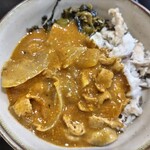 ゆで太郎 もつ次郎 - 赤鬼投入したゆで太郎さんの甘いカレー