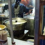 Dekunobou - 店内に大きな鍋