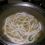 北の味紀行と地酒 北海道 - New：つくね鍋の〆のうどん 399円