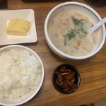 老虎苑 - かす汁定食(お汁大・ご飯大)・玉子焼き・漬物