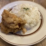 Rojiura Curry SAMURAI.  - ライスM180g（追加料金なし）、ザンギ巨大だった、カリッと揚がってた。