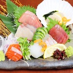 Assorted seasonal sashimi 1,780 yen~