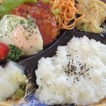 Shoppingu Senta No Guchi - ハンバーグ弁当(498円)