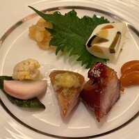 中国料理 彩龍 - 焼き物入り前菜盛り合わせ