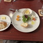 ビストロ クロシェット - バゲットと前菜