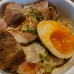 Seimen Syokudou Abumi - ミニローストポーク丼（味玉、ゴロチャーシューのせ）