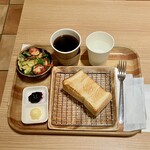 ル ビアン  - 料理写真:モーニングトーストセット462円