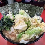 ラーメン 杉田家 - チャーシュー麺、キャベツ2、のり