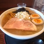 節系とんこつらぁ麺　おもと - 味玉チヂレ中華(手揉み太麺・中盛)1070円