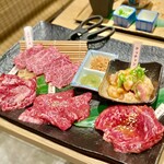 精肉卸問屋直営 焼肉ホルモン 肉匠 牛次郎 - 