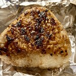 とり皮家けん蔵 - 焼おにぎり(150円)