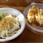丸亀製麺 - 料理写真:ぶっかけ大、野菜かき揚げ＋かしわ天　　　　　　　　　　530円+350円(税込)