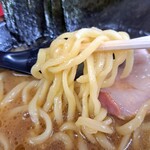 横浜ラーメン 田上家 - 麺リフト