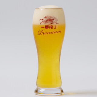 ボリューミーなステーキと生ビールの至福感♪