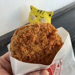 千成亭 - 近江牛ミンチカツ　440円(税込)  ※黄色いのが、見ていますが、無視しましょう