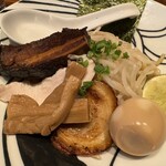 つけ麺 一裕 - 具材がたくさん！