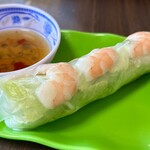 GIA DINH - 絶品生春巻き。ニョクマムダレがほんとﾀﾏﾗﾝ‼︎‼︎
      これが単品だと一本なんと¥180！（チェーとセットで¥320！）