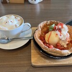 しろいぬカフェ - 3Dアートカフェには愛犬の名前も書いてくれます。スキレットのスイーツは甘いので、食事も何か頼めば良かったなと思いました。でもオシャレで可愛い。