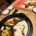 Mongoru Yakuzen Shabu Shabu Shaoweiyan - 