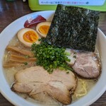 Sanshirou - 味玉 Sio 豚骨   950円