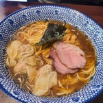 Chuuka Soba Kumpuu - ワンタン麺  醤油