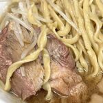 ラーメン二郎 - 豚と麺