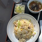 千歳屋 - レタス炒飯　具沢山　旨そうじゃ！
