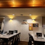 タイかぶれ食堂 - 大人数でも座れる店内