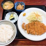 楽亭 - とんかつ定食