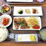 コッテジ - サムギョプサルランチ（２０１３年１２月）