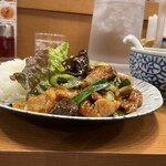 麺飯食堂 なかじま - ◎豚バラと揚げ豆腐ピリ辛炒め&ハーフ熟成塩ラーメン¥1.000