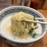 麺飯食堂 なかじま - ◎豚バラと揚げ豆腐ピリ辛炒め&ハーフ熟成塩ラーメン¥1.000