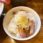 東京味噌らーめん 鶉 - チャーシュー丼