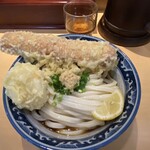 梅田 釜たけうどん - 