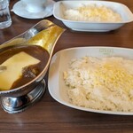 ガヴィアル - ポークカレー（チーズトッピング）