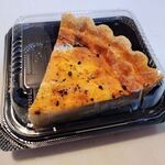 コンプレアンノ - ごちそうキッシュ「３種のチーズ＆ベーコン」