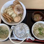 鯛塩そば 灯花 - 特製鶏白湯つけ麺1,375円　鯛茶漬けセット573円