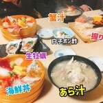 Kaisen Sushi Kaikatei - 海鮮丼、あら汁、生牡蠣、握り鮨、白子ポン酢、蟹汁。