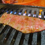 Yakiniku Fujisan - フジサンロース 1,480円（税込）。片面を5秒ずつ焼いて フジサンのタレで美味しくいただきます。