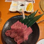 飛騨牛一頭買い　焼肉・灯り家 - 