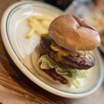 J.S.BURGERS CAFE - 