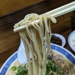 純とんこつ無双 - 喉越しがいい麺です。