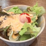AKKA Thai cafe & eatery - サラダはドレッシングがピリ辛